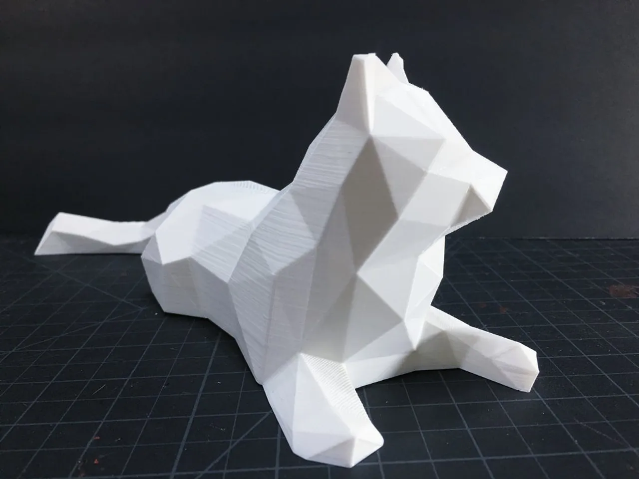 custom logo STL-embossed 3D sign designs_Low Poly Cat – Single Piece STL