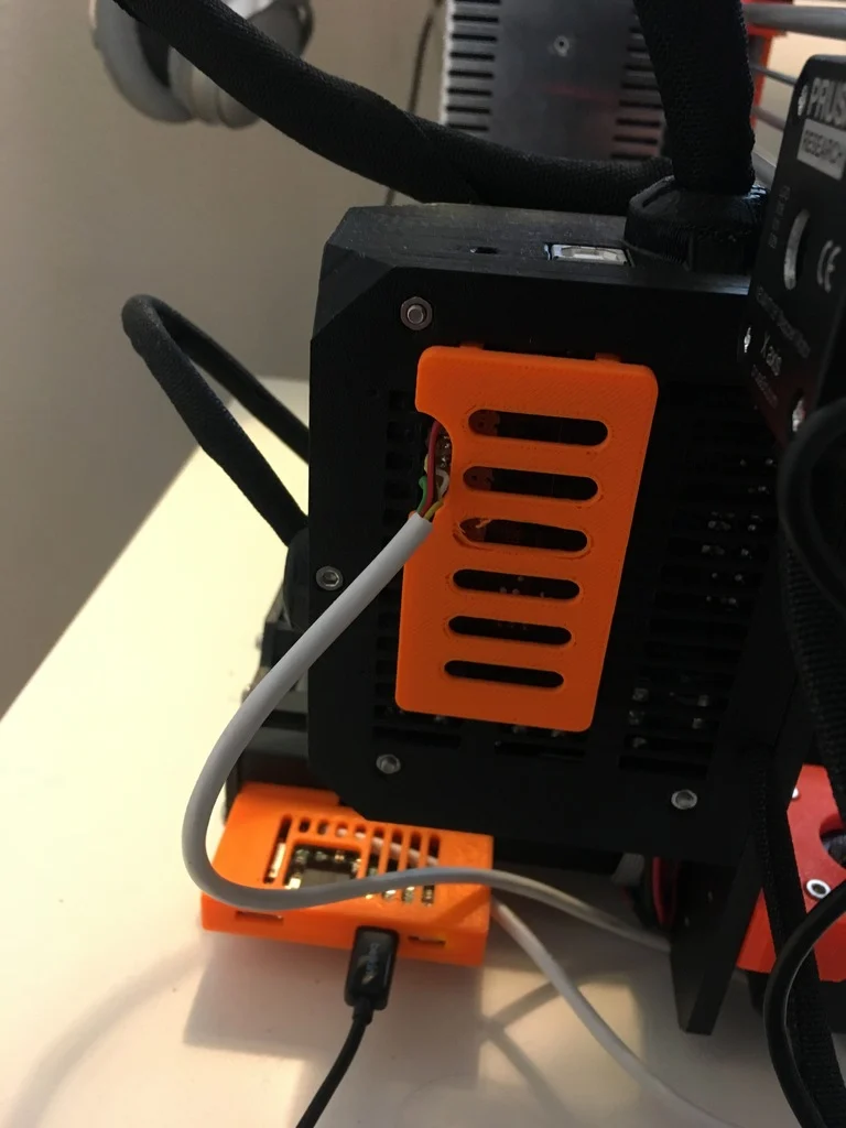 wearable gadgets STL-fantasy costume parts_Minimalist Headphone Stand (Curved Modern Design)