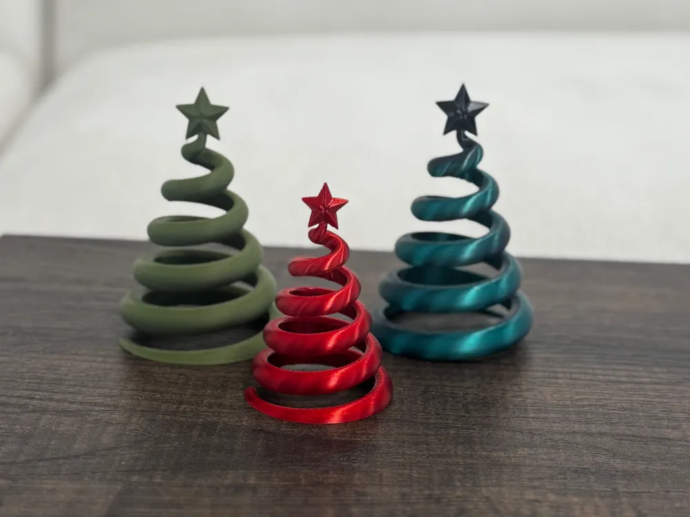 everyday 3D models-desktop gadget STL_Twisty Christmas Tree