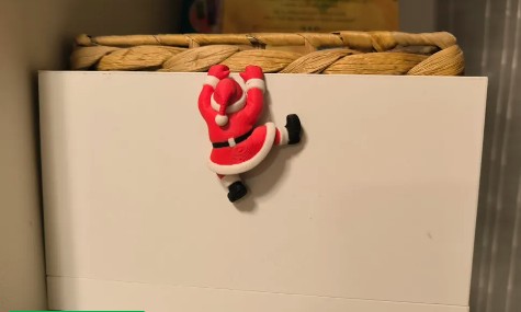 artistic statue STL-digital art figurines_Santa Climbing