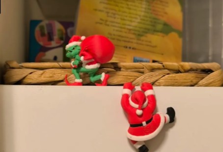 artistic statue STL-digital art figurines_Santa Climbing