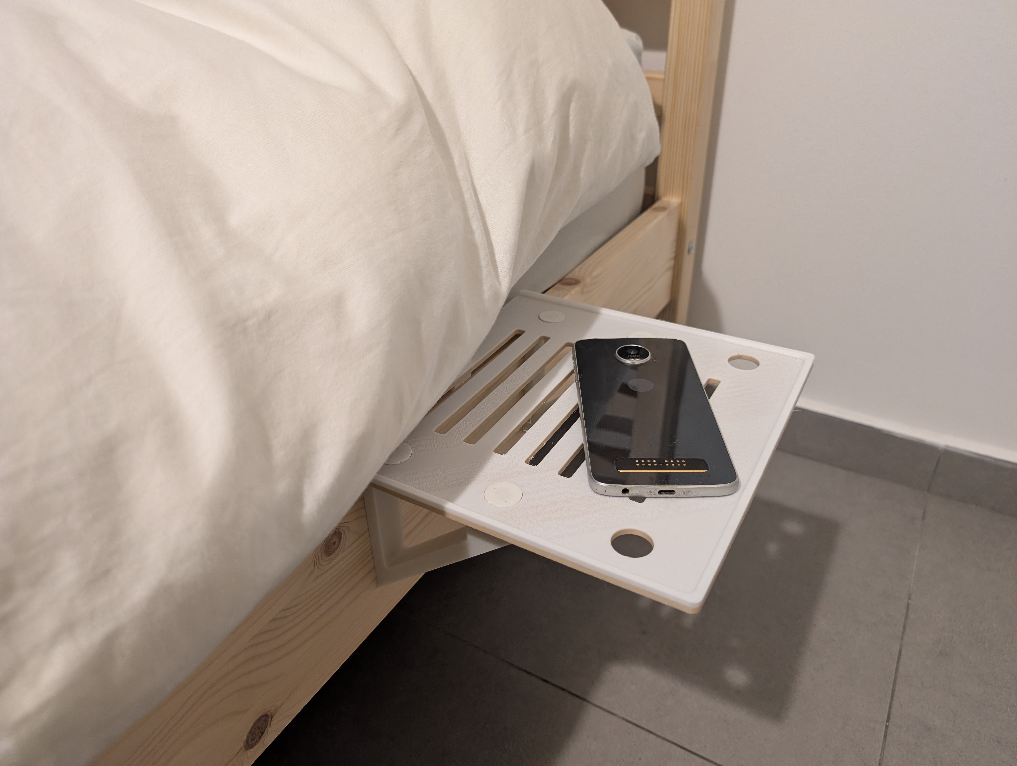 smartphone stand STL-tablet holder 3D model_sid bed shelf