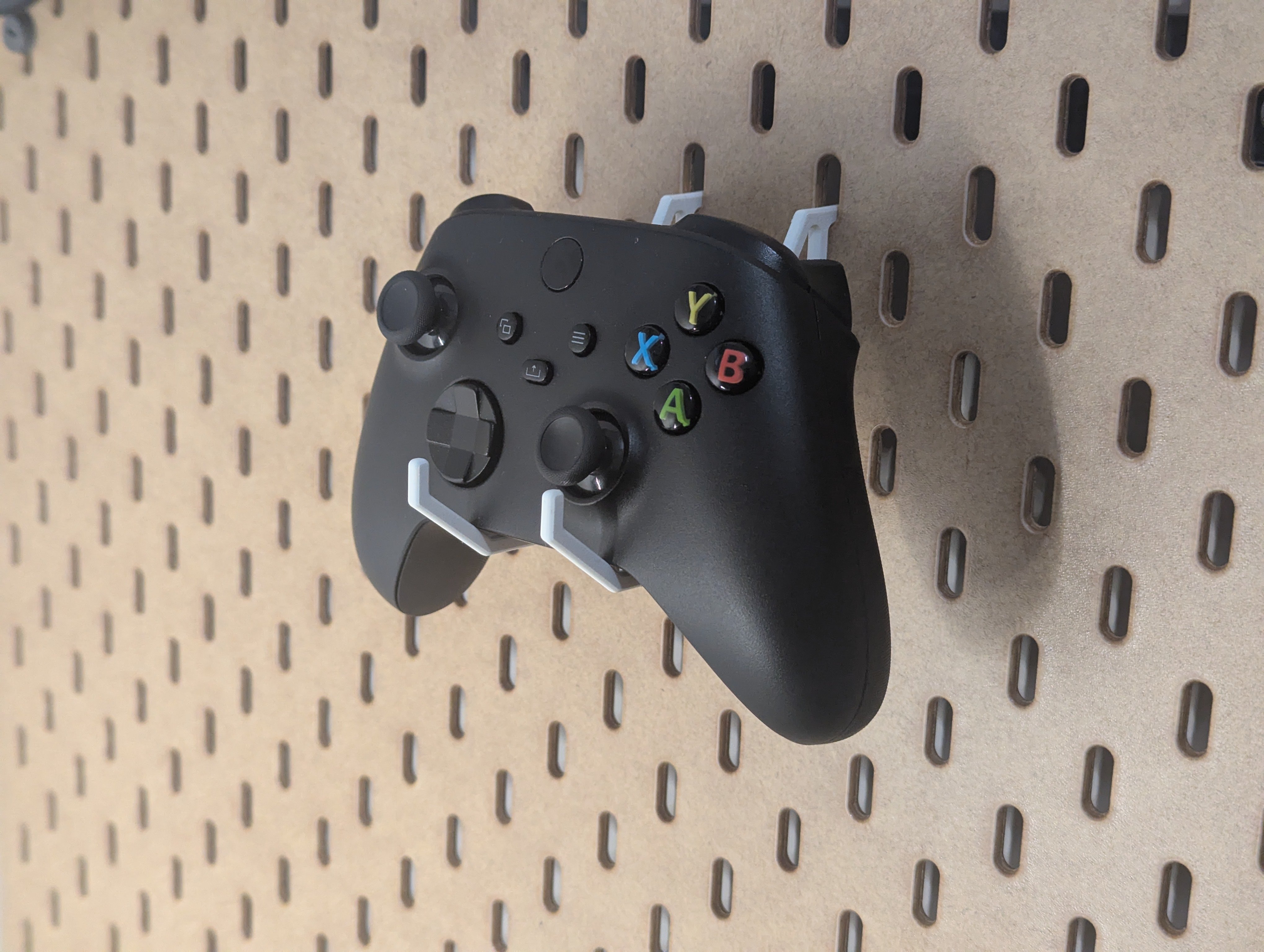 wearable gadgets STL-fantasy costume parts_Universal Pegboard Game Controller Holder