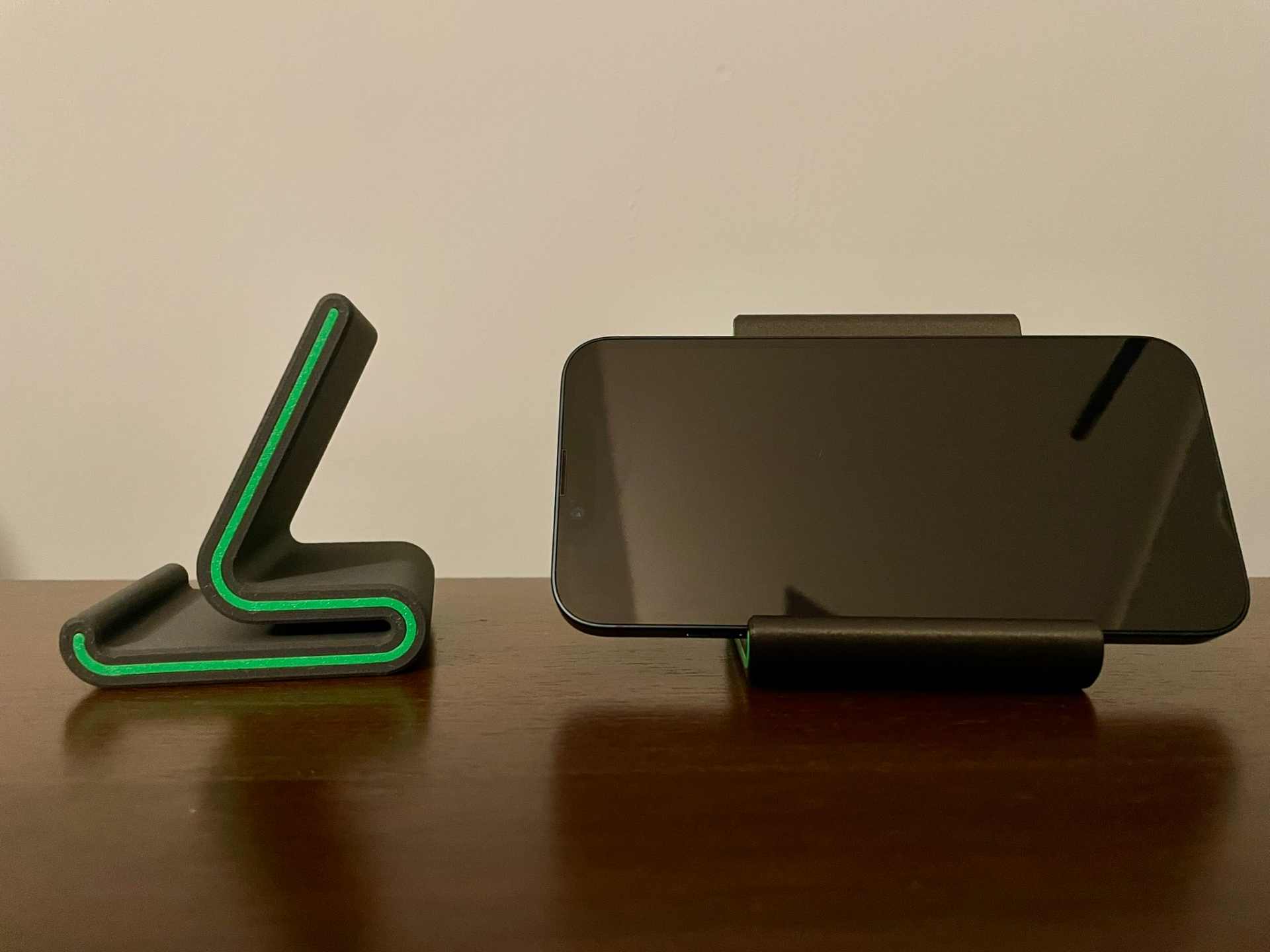everyday 3D models-desktop gadget STL_Phone Stand (No AMS needed)