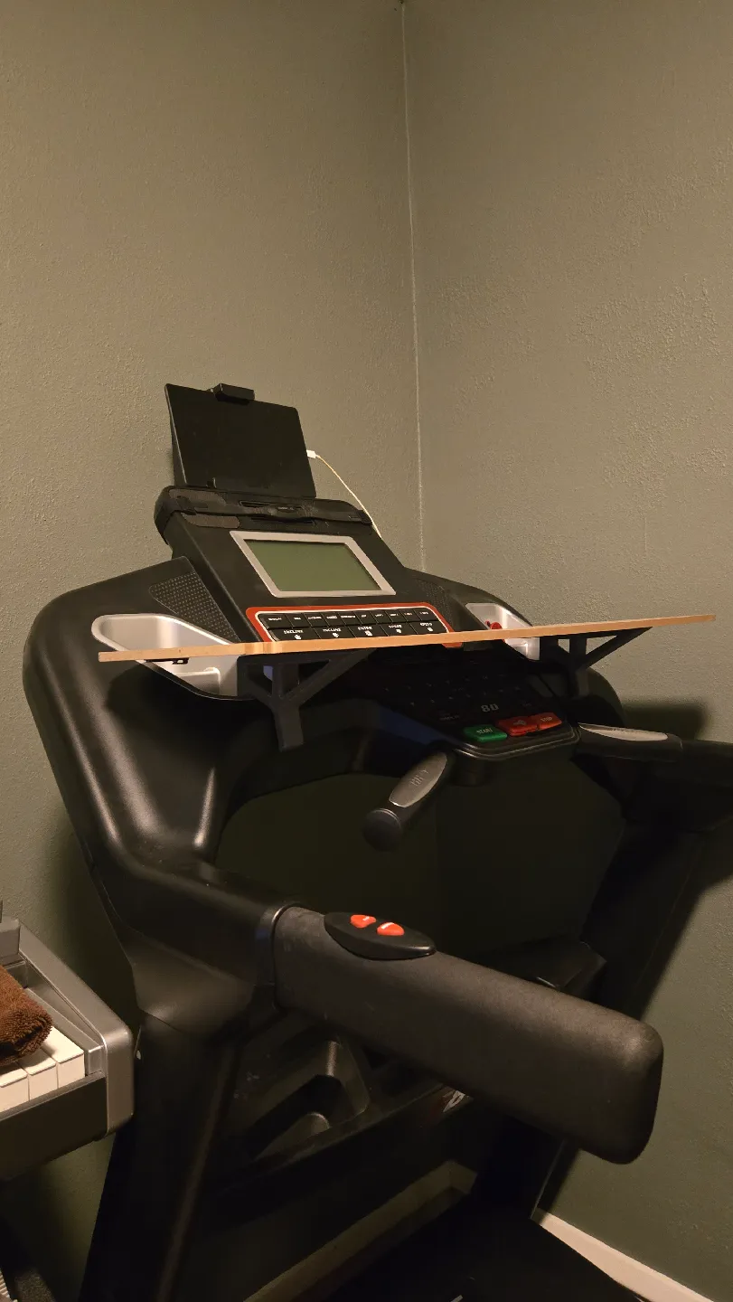 functional 3D components-engineering 3D print models_Sole F80 Treadmill Desk Adapter