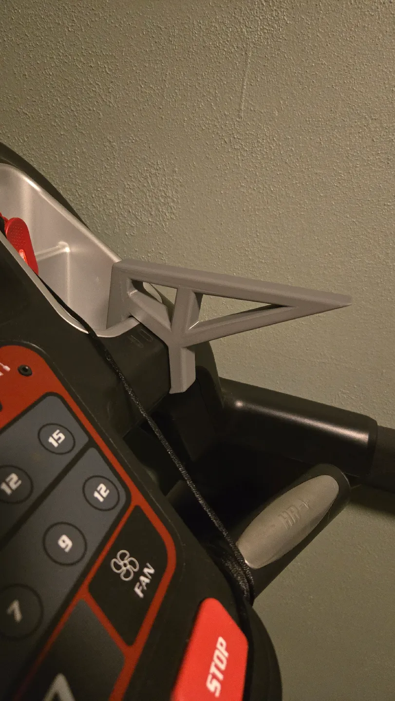 functional 3D components-engineering 3D print models_Sole F80 Treadmill Desk Adapter