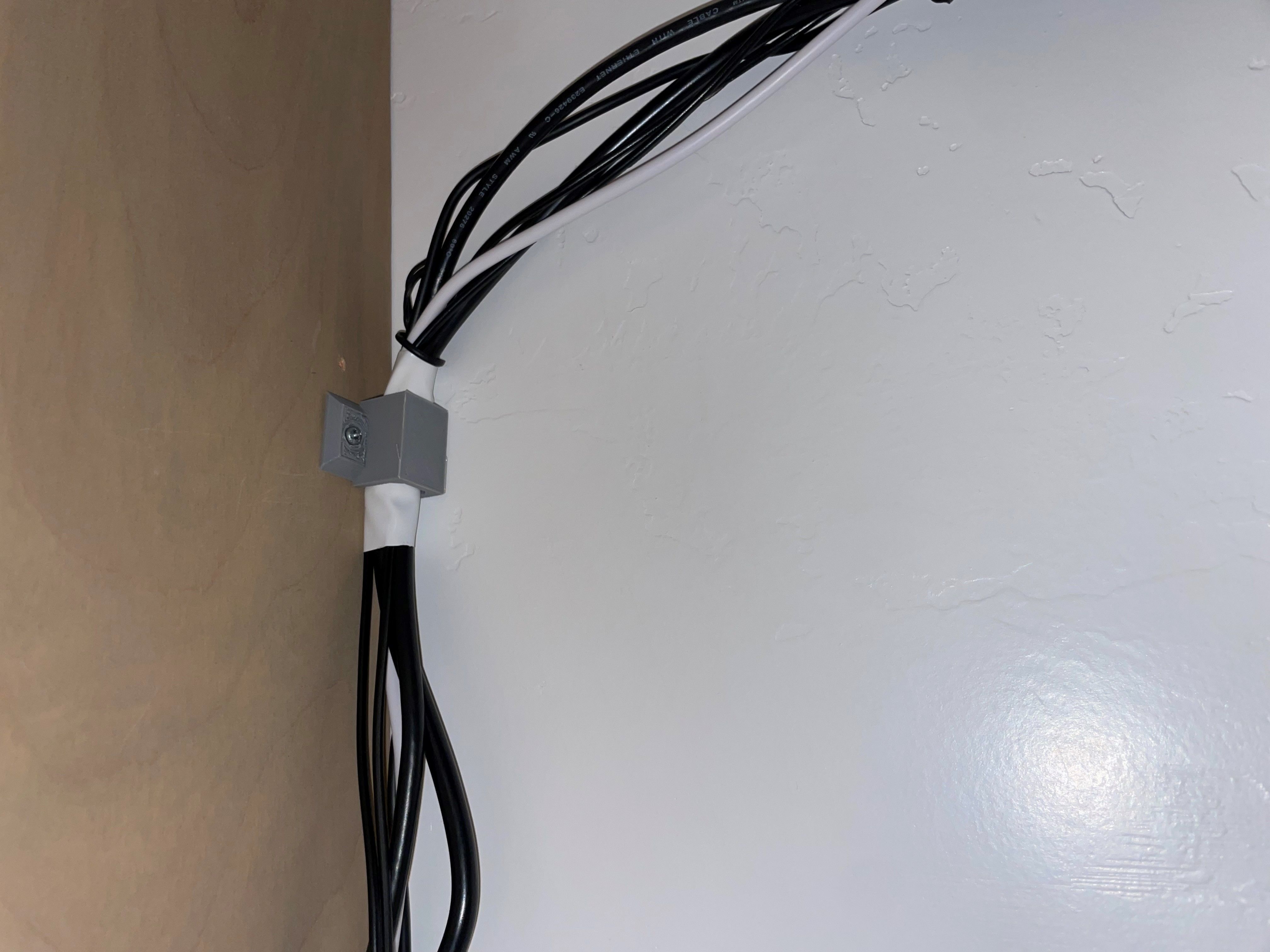 wearable gadgets STL-fantasy costume parts_Minimal Desk Cable Holder